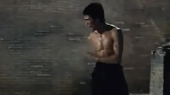李小龙 VS 李小龙
