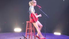 Taylor Swift - 22 & Fifteen