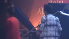 领完奖下台