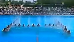 男子水中芭蕾